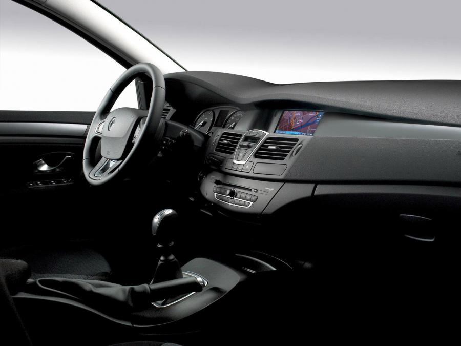  Renault Laguna Black Edition 2009 года  (фото 6 из 10)